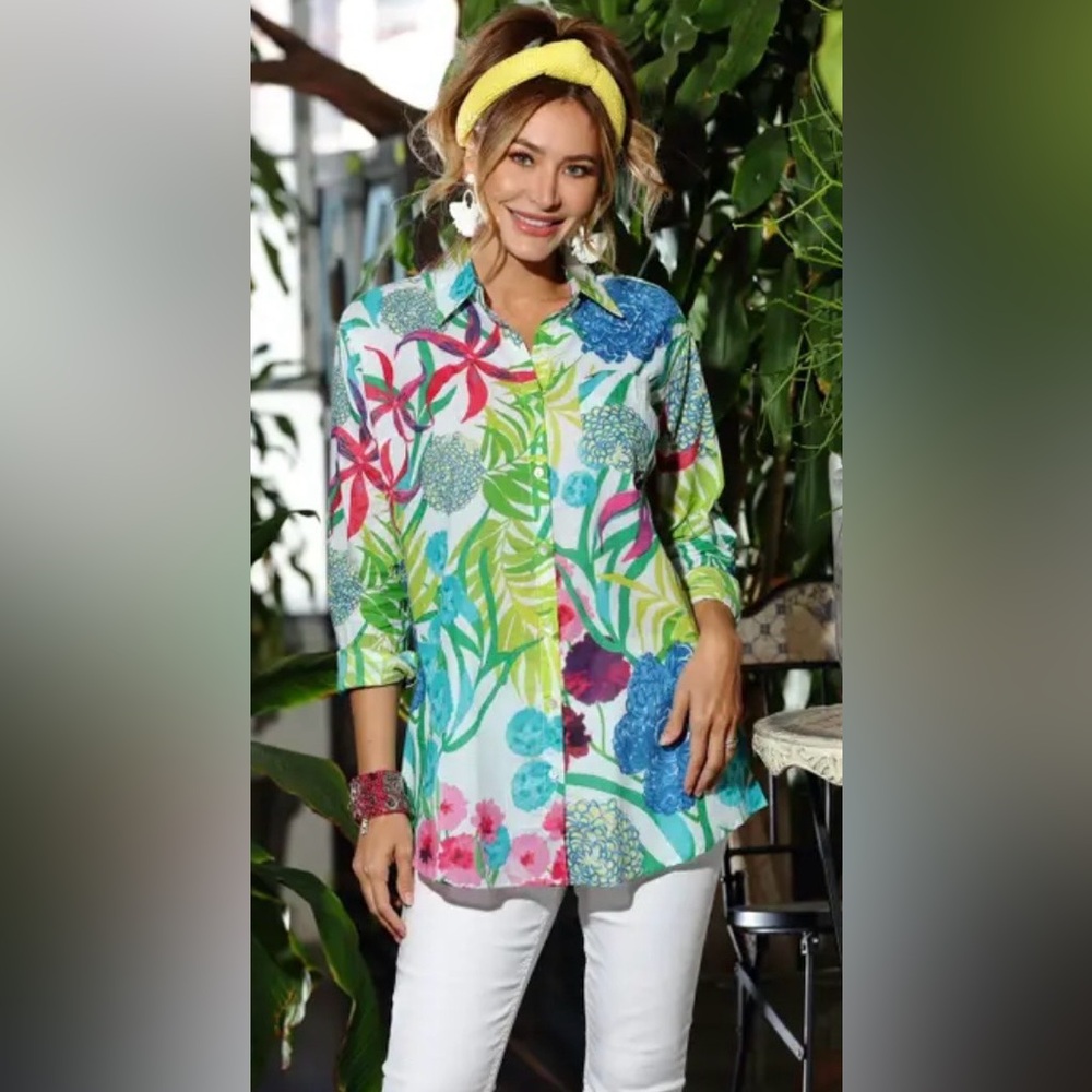 KIKISOL White Hydrangea Boyfriend Shirt Long Sleeve Roll Tab Button Front Size L